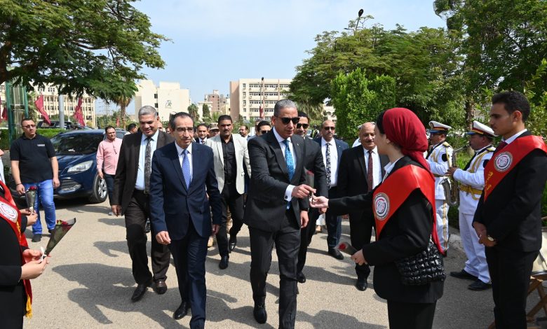 جامعة الفيوم تحتفل باليوبيل الذهبي لنصر اكتوبر المجيد 1 IMG 20231008 WA0152