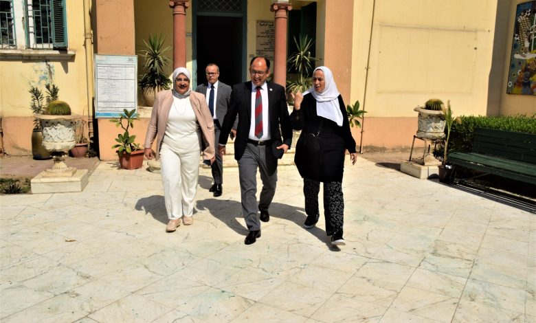 رئيس جامعة حلوان يتفقد الدراسة بالتربية الرياضية للبنات بالجزيرة 2 IMG 20231015 WA0090