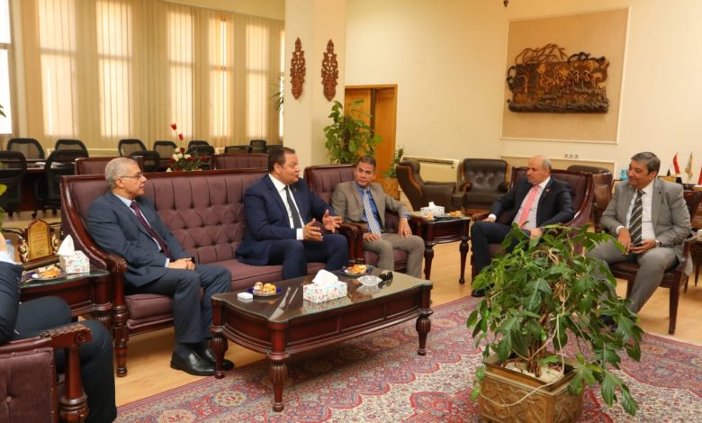 رئيس جامعة الزقازيق يستقبل وفد هيئة الاعتماد والرقابة الصحية 1 IMG 20231015 WA0167