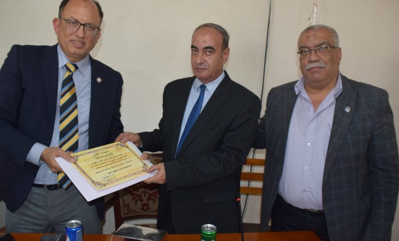 تكريم العاملين المتميزين بإدارات جامعة حلوان 1 IMG 20231017 WA0067