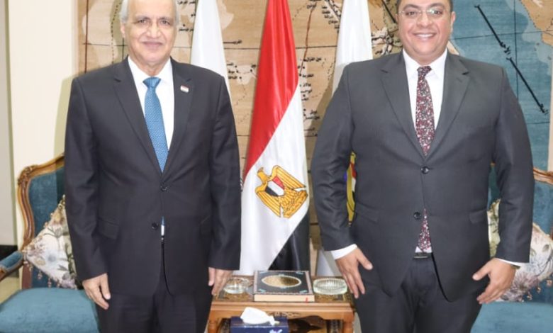 رئيس لجنة التعليم والبحث العلمي بمجلس النواب يحاور طلاب الجامعات 6 IMG 20231020 WA0031 1