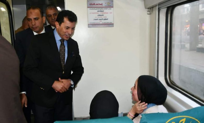 وزير الشباب والرياضة يشهد اطلاق الفوج الأول لقطار الشباب والمتجه الي الاقصر واسوان 7 FB IMG 1700995933922