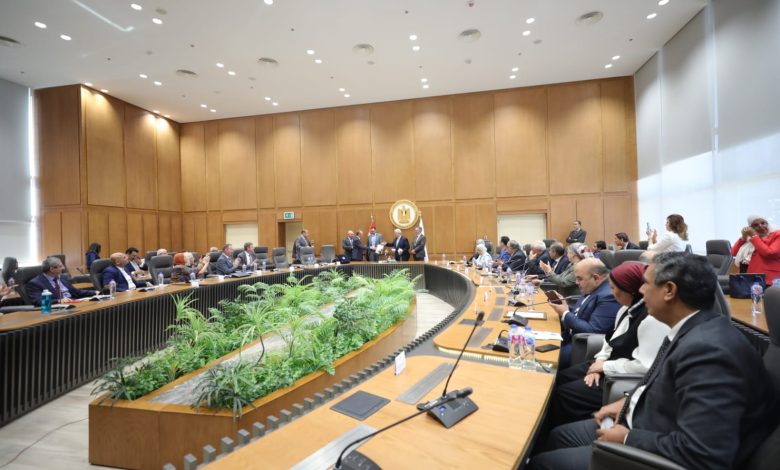 عاشور يلتقي وفد الكلية الملكية للجراحين في أدنبرة بالمملكة المتحدة 7 IMG 20231104 WA0102