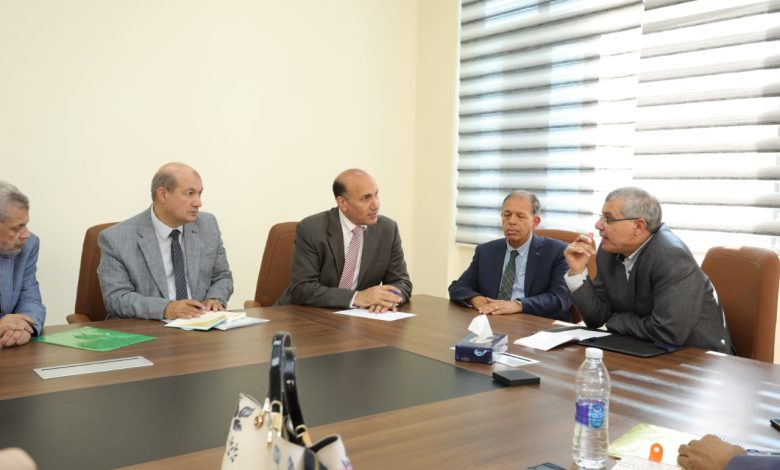 رئيس جامعة الزقازيق يجتمع بمنسقي برامج الجامعة الأهلية بالعاشر من رمضان 1 IMG 20231104 WA0140