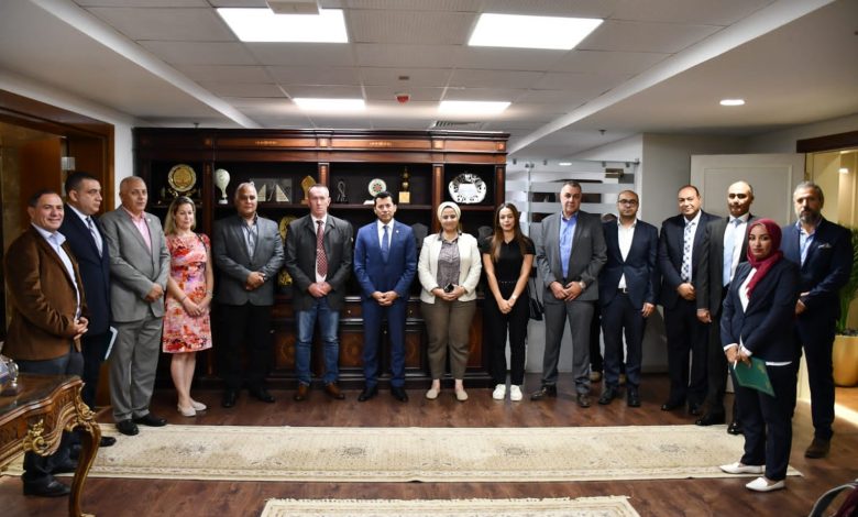 وزير الشباب والرياضة يبحث مع رئيس اتحاد البحر المتوسط للملاحة الرياضية ترتيبات استضافة مصر للبطولة ٢٠٢٥ 4 IMG 20231107 WA0146