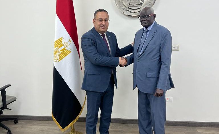 رئيس جامعة الإسكندرية يلتقي ووزير التعليم العالي بجمهورية جنوب السودان 1 IMG 20231109 WA0118