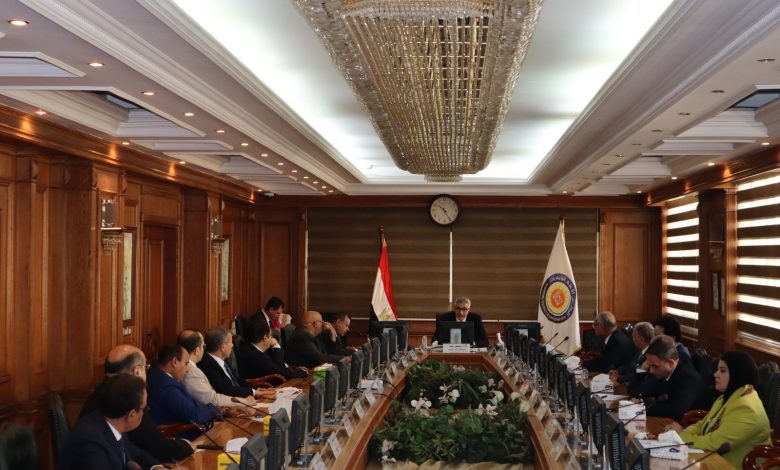 عاشور يستعرض تقريرًا حول الاجتماع الدوري للمجلس الأعلى لشئون خدمة المجتمع وتنمية البيئة 1 IMG 20231115 WA0141