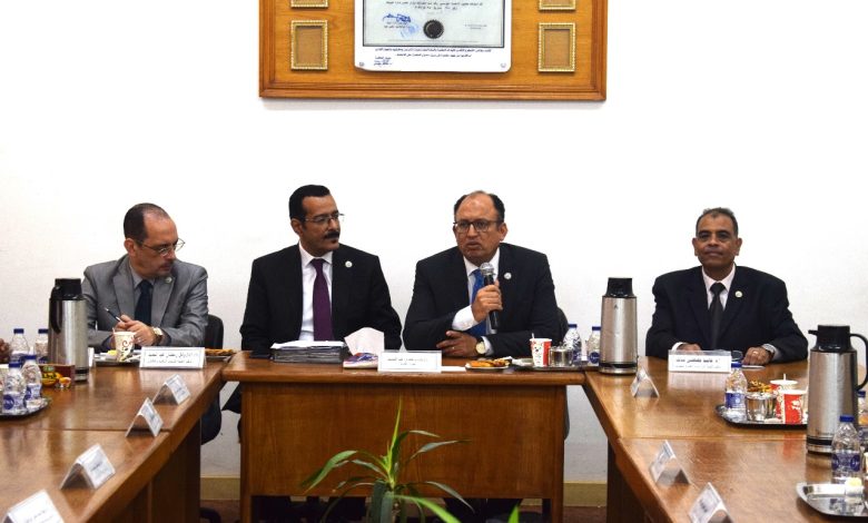 رئيس جامعة حلوان يشهد اجتماع مجلس كلية التربية 4 IMG 20231116 WA0075