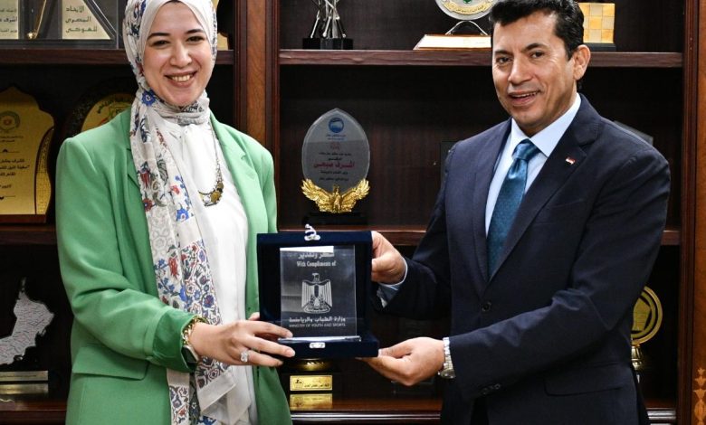 وزير الشباب والرياضة يُكرم الشباب الأكثر تأثيراً وابتكارًا في الشرق الأوسط 5 IMG 20231121 WA0065