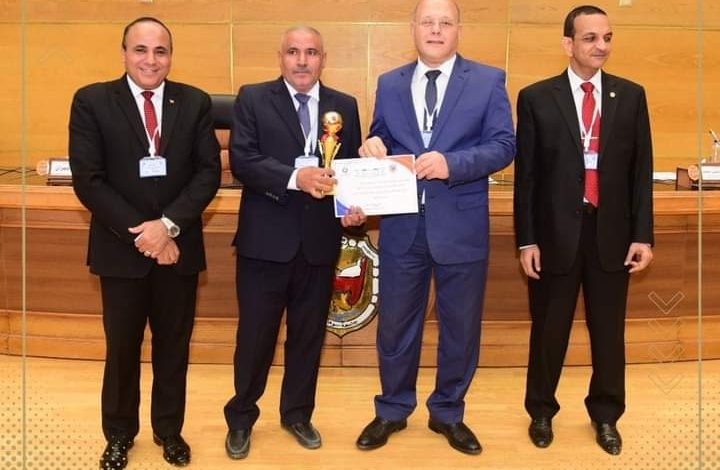 صاحب مبادرة يلا نشجع بعضنا نبتكر يفور بكأس الابتكار بجامعة سوهاج 1 IMG 20231123 WA0197