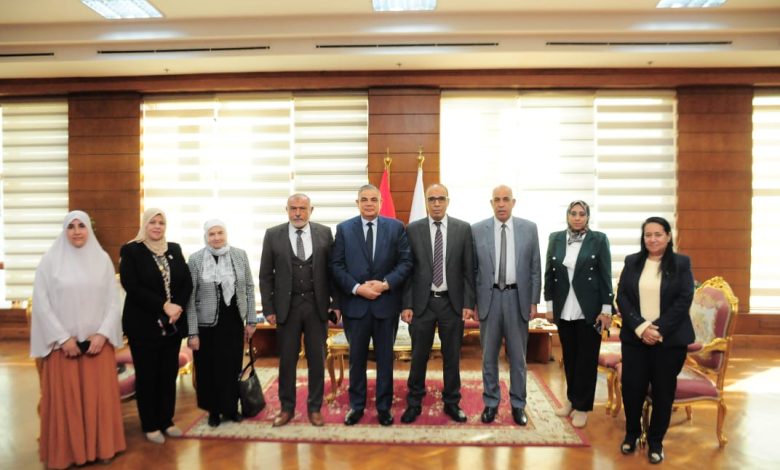 فريق الهيئة القومية لضمان جودة التعليم والاعتماد فى زيارة لكلية التمريض بجامعة كفر الشيخ 1 IMG 20231126 WA0232