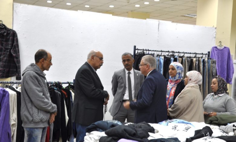 جامعة حلوان تنظم المعرض الخيرى لطلاب الجامعة بالتعاون مع بنك الكساء المصري 5 IMG 20231128 WA0129