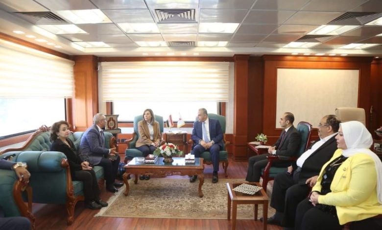 وزيرة الثقافة تتفقد أعمال تطوير ورفع كفاءة قصري ثقافة "سوهاج" وأخميم 5 FB IMG 1701632484460