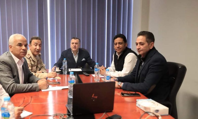 وزير السياحة والآثار يعقد اجتماعاً لمتابعة مستجدات الأعمال بالمتحف المصري الكبير 1 FB IMG 1701637089096