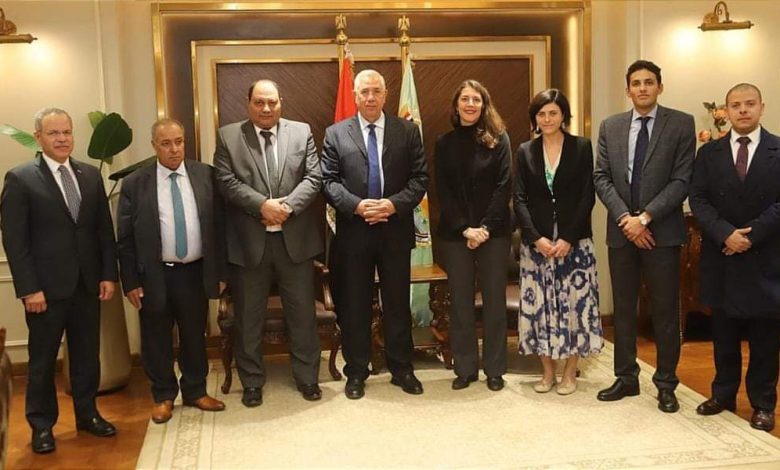 وزير الزراعة يبحث مع مديرة الوكالة الفرنسية للتنمية التعاون لخدمة صغار المزارعين وخلق فرص عمل 3 FB IMG 1701770214997