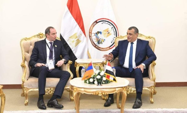 وزير الدولة للإنتاج الحربي" يلتقي وزير صناعة التكنولوجيا الفائقة بدولة أرمينيا 3 FB IMG 1701772469482