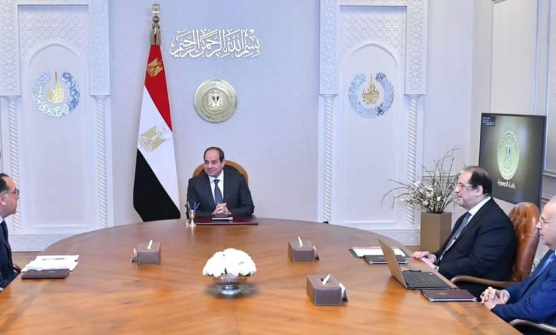 خلال اجتماعه مع رئيي الوزراء ووزير الرى الرئيس السيسى انشطة التعاون فى مجال المياه والرى مع دول حوض النيل 1 FB IMG 1702383107512