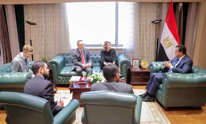 وزير الصحة يناقش مع السفير الألماني لبحث سبل التعاون بين البلدين في الصحة والمساعدات الصحية للأشقاء الفلسطينيين 2 FB IMG 1702908498082