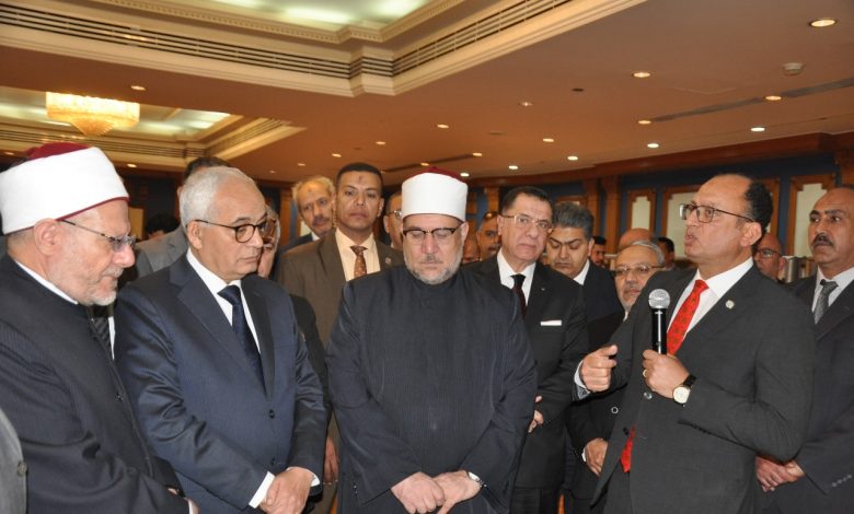 رئيس جامعة حلوان يستعرض إنجازات الجامعة فى ظل الجمهورية الجديدة 3 IMG 20231207 WA0276