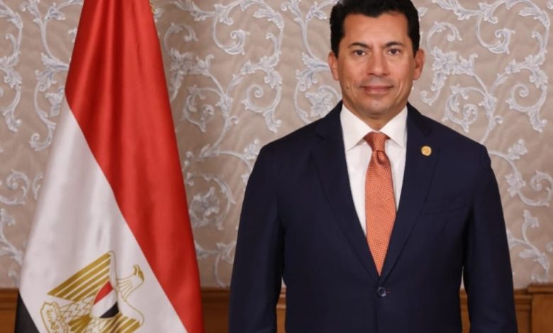 وزير الشباب والرياضة يهنئ محمد حمزه بفضية كأس العالم لسلاح الشيش في اليابان 1 IMG 20231209 WA0118