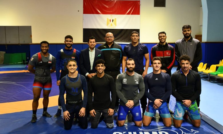 استعدادا لبطولة الامم الافريقية ... وزير الرياضة يحضر تدريب المنتخب المصري لكرة اليد 7 IMG 20231216 WA0127