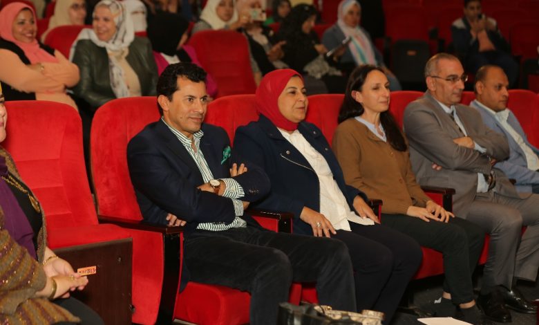 وزير الشباب يشهد تخريج أول دفعه من مبادرة " المراكز المجتمعية الرقمية 4 IMG 20231217 WA0154