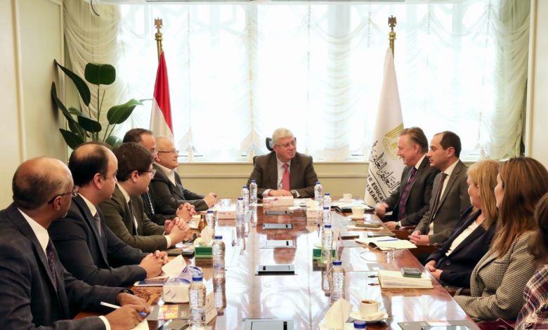 وزير التعليم العالي يجتمع بمدير مكتب التعليم والشراكات بالوكالة الأمريكية للتنمية الدولية في مصر بحضور رئيس جامعة القاهرة 1 IMG 20231219 WA0040