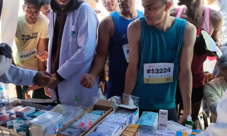 صبحي يتفقد المستشفي الميداني المقامة علي هامش ماراثون زايد الخيري بالتعاون مع بنك الشفاء المصري 4 IMG 20240101 WA0305