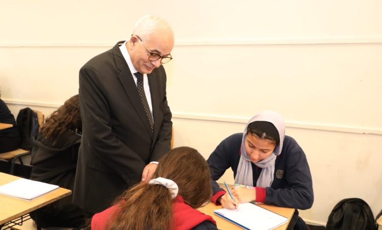 وزير التربية والتعليم يتفقد مدرسة النيل المصرية الدولية بالعبور 3 IMG 20240102 WA0106
