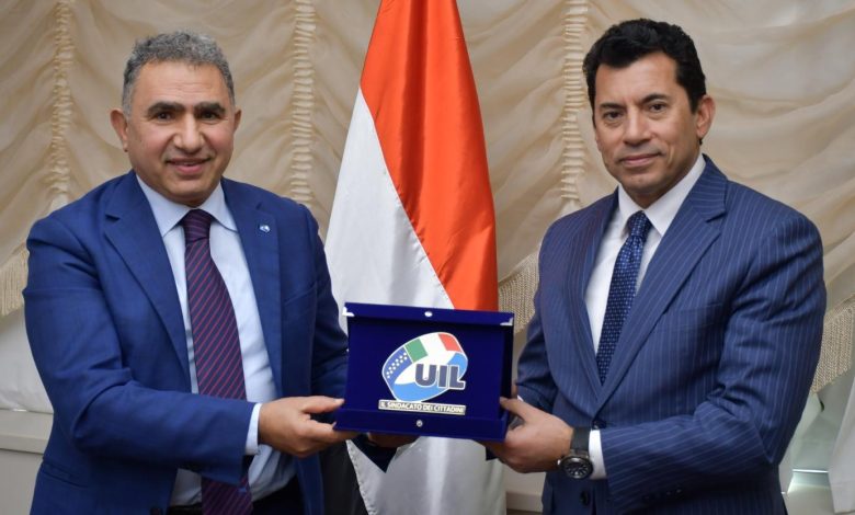 وزير الشباب والرياضة يلتقي رئيس اتحاد العمال المصريين بإيطاليا 7 IMG 20240114 WA0159