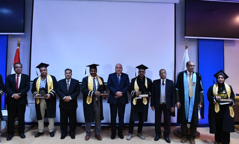 جامعة جنوب الوادي تحتفل بتكريم الحاصلين على الماجستير المهني في ادارة الاعمال 1 IMG 20240124 WA0172