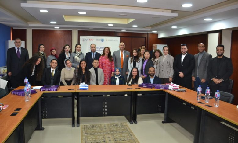 السفيرة الأمريكية بالقاهرة تتفقد المركز الجامعي للتطوير المهني بكلية الأعمال جامعة الإسكندرية 1 IMG 20240205 WA0250