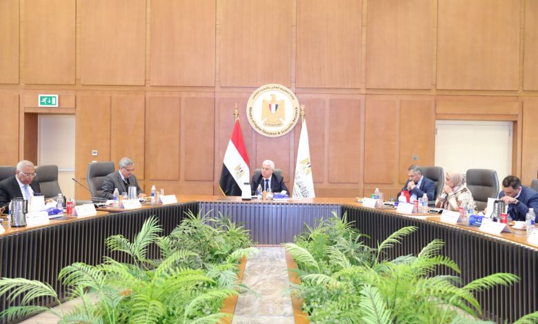 وزير التعليم العالي يرأس اجتماع مجلس المراكز والمعاهد والهيئات البحثية 1 IMG 20240206 WA0328