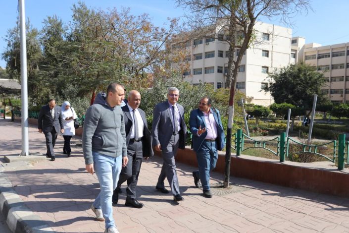 رئيس جامعة الزقازيق يتفقد تطورات الحرم الجامعى إستعداداً لإحتفالية اليوبيل الذهبى 1 IMG 20240217 WA0152