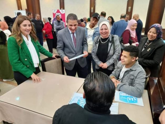 افتتاح ملتقي توظيف الشباب "مشروع فرصة" بمحافظة اسيوط 5 IMG 20240219 WA0166