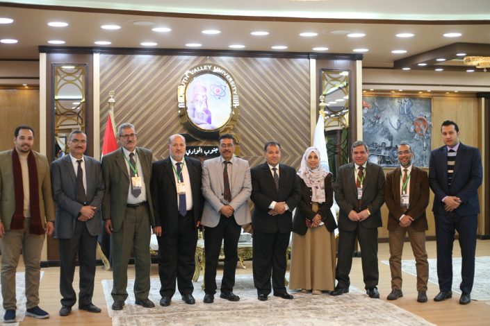 انطلاق فعاليات المدرسة الفلكية الثالثة لكلية العلوم جامعة جنوب الوادى 1 IMG 20240221 WA0058