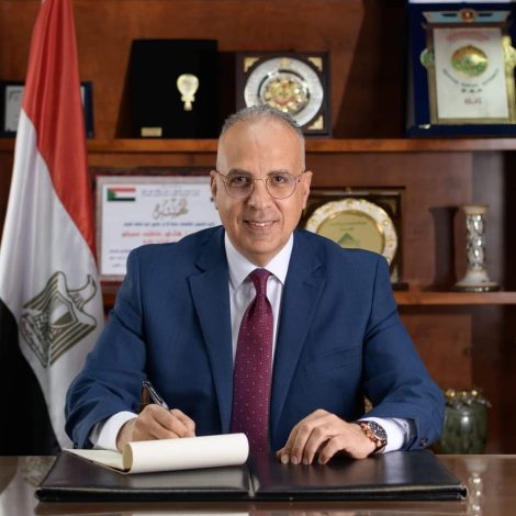 حملة مكثفة لإزالة التعديات على مجرى نهر النيل وفرعيه 5 FB IMG 1711874773614
