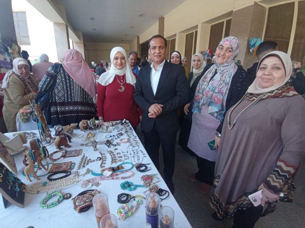 انطلاق معرض التضامن الاجتماعي الرابع للأسر المنتجة ومنتجات الطلاب بجامعة حلوان 4 IMG 20240304 WA0080