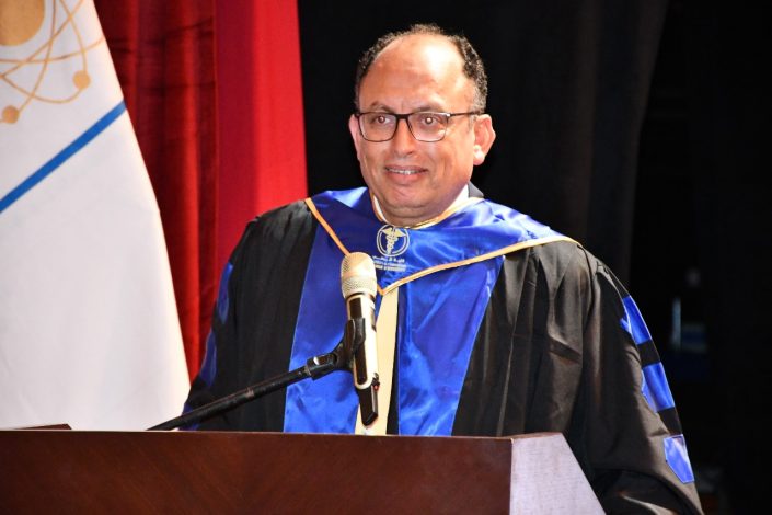 حلوان تحتفل بتخرج أول دفعة من كلية الطب 4 IMG 20240304 WA0111