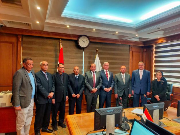 لجنة ترشيح رؤساء الجامعات تقابل المُرشحين لمنصب رئيس جامعة الأقصر 2 IMG 20240316 WA0128