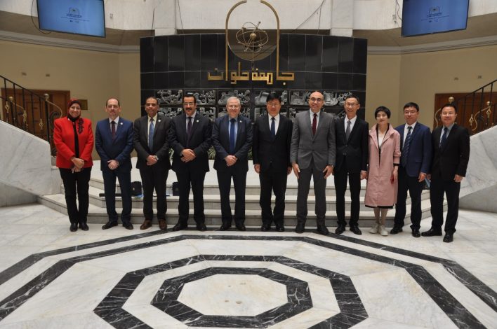 حلوان تستضيف رئيس جامعة زيجيانج الصينية لبحث التعاون المشترك 3 IMG 20240318 WA0046