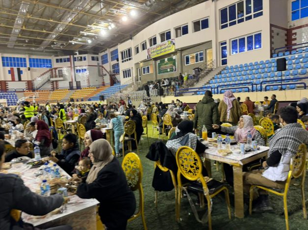 الشباب تنظم إفطار جماعي للعالقين ومرافقي المصابين الفلسطينيين في شمال سيناء 3 IMG 20240319 WA0092