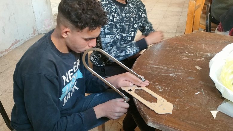 وزارة الشباب والرياضة تنفذ برنامج "علمني حرفه" بمحافظة أسيوط 6 IMG 20240328 WA0298