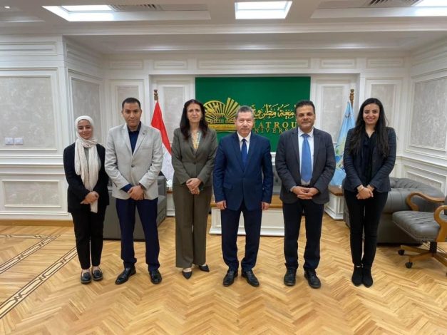 رئيس جامعة مطروح يستقبل وفد هيئة الفولبرايت بالقاهرة 1 IMG 20240422 WA0047