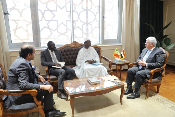 خلال استقباله لسفير السنغال بالقاهرة .. وزير التعليم العالي يؤكد حرص مصر على تقديم كافة أشكال الدعم للدول الإفريقية 1 IMG 20240424 WA0048