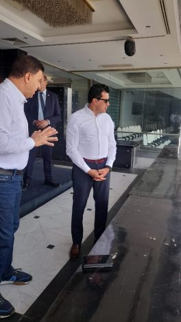 وزير الشباب والرياضة يتفقد الاستعدادات النهائية قبل انطلاق مباراة الأهلي في نصف نهائي دوري أبطال أفريقيا 3 IMG 20240426 WA0106