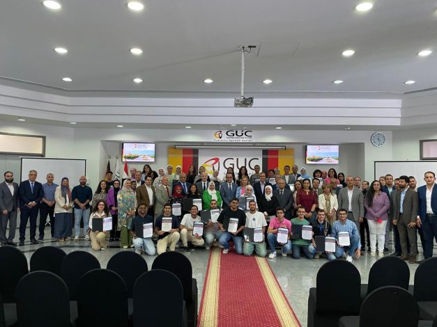 الألمانية بالقاهرة تقدم 58 منحة تميز أكاديمي ورياضي لطلابها 3 IMG 20240429 WA0030