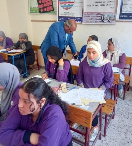 انطلاق امتحانات نهاية العام الدراسي لصفوف النقل بالمرحلتين الإعدادية والثانوية ببورسعيد 4 img 20240508 wa0066