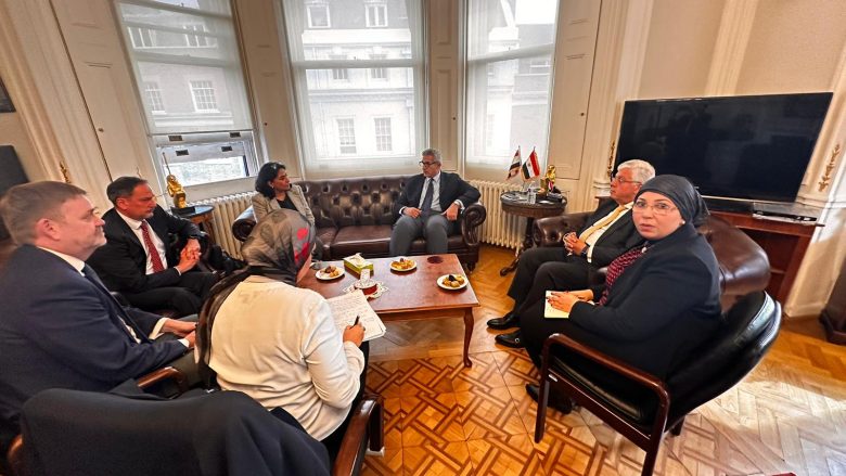 عاشور يبحث مع وفد جامعتي إسكس وباث البريطانية التعاون المُشترك 1 img 20240520 wa0075