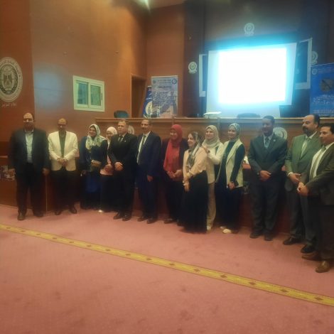 ورشة عمل حول دور الجيوفيزياء والرصد الزلزالى فى التنمية المستدامة لمحور قناة السويس. 1 img 20240521 wa0058